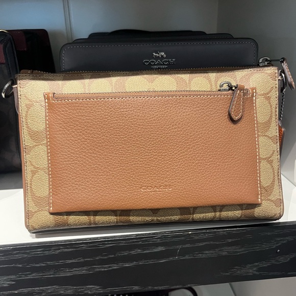 NWT Coach Outlet Holden Crossbody In Colorblock Signature Canvas - Picture 4 of 7